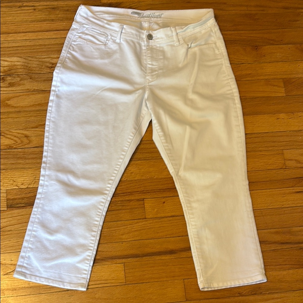 Old Navy Sweetheart white cropped jeans, size 12